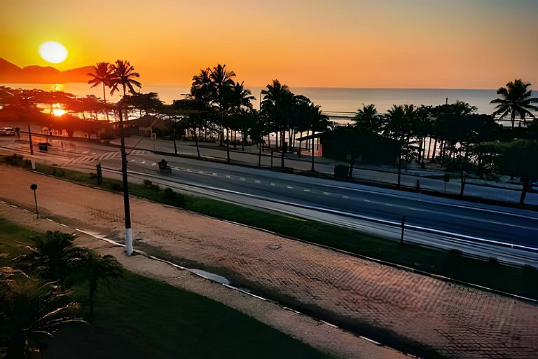 Frente ao mar na Praia Grande.