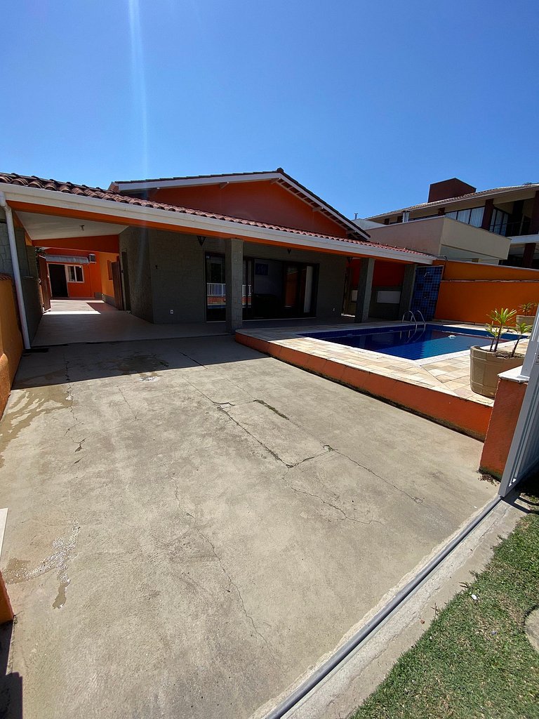 Casa frente ao mar em condomínio praia da Lagoinha