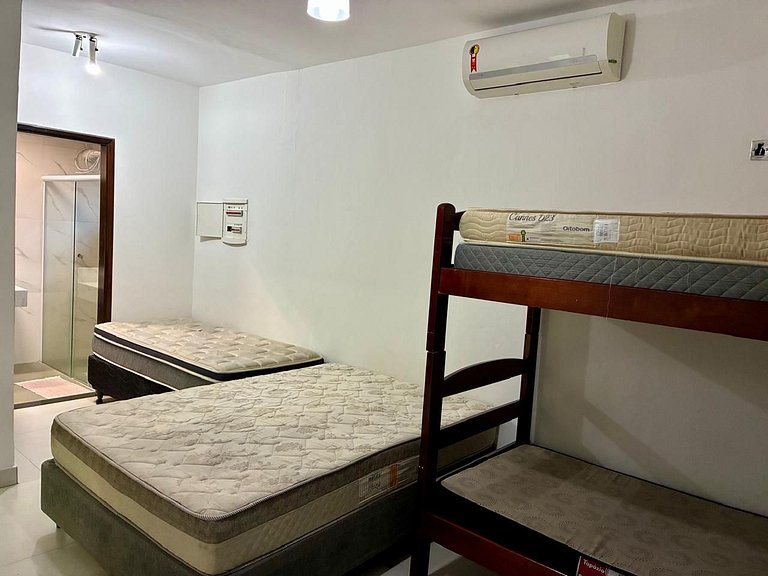 Country-style house/pool, only 50m from the beach.