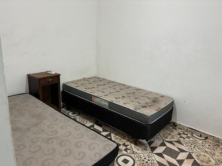 Casa estilo chácara c/piscina, só 50m da Praia