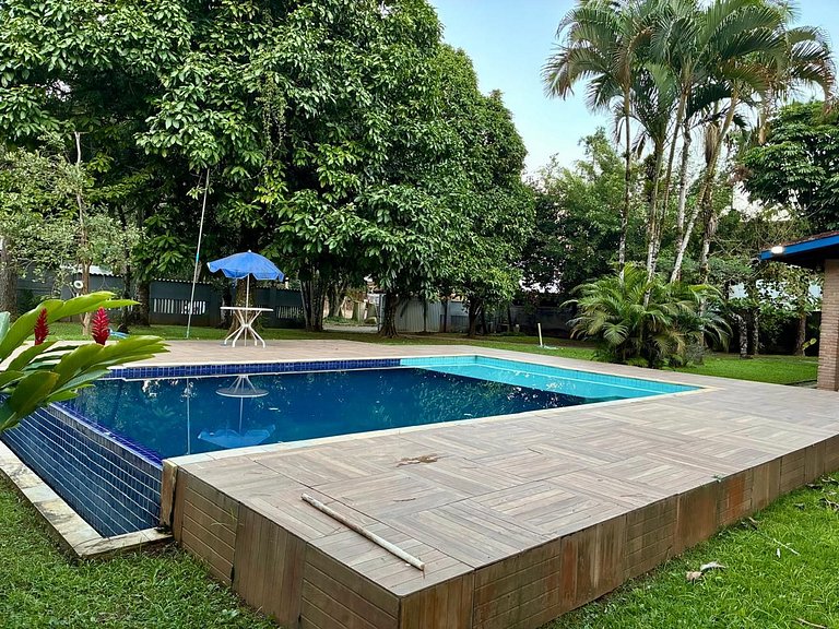 Country-style house/pool, only 50m from the beach.