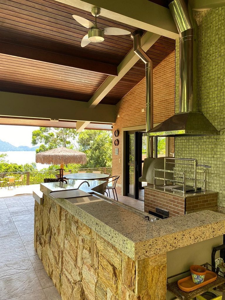 Incredible ocean view, house 127, Toninhas condo.